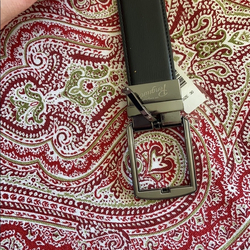 Reversible belt